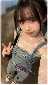 沫沫  155  C奶 42kg 19歲 清純甜美正妹 鄰家女孩氣質  肌膚白皙 嘟嘟的小嘴 超可愛