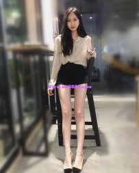 微粒 158 44 C 24歲 纖細辦公OL 平常就喜歡拍照讓男人們意淫