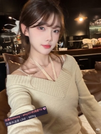 沐恩 164cm.46.E.24歲  勾人的水蛇腰加上火辣身材動人美腿，前凸後翹的身材，美艷S型