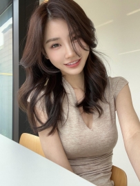 小白 165.47.D.27歲  #膚白貌美 大胸大屁股 超級好的韓漫身材 年輕漂亮 非常適合喜歡