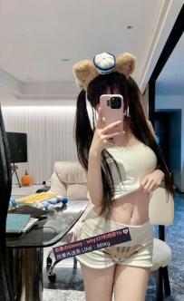 小小 158cm 44kg C奶 20歲   嬌小蘿莉身材，皮膚白嫩像奶油 聲音細細甜甜  可LG、舌吻