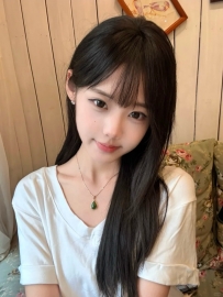 小羽|B｜158｜42｜20    清秀的臉蛋有種鄰家感   皮膚白得像沒曬過太陽