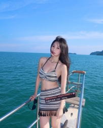 點點  163-48-C+ 22歲   剛畢業的大學生 被男朋友調教的很好 服務上面哥哥隨便拍一下