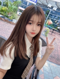 清瑩 160cm.Ccup.45kg.21歲  不用上課的學生  一起改玩色色坏坏游戏如何