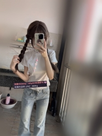 小顔  156cm，42kg，B罩杯  19歲 這位嬌小甜妹笑容超可愛，聲音甜美 超會撒嬌 她床上