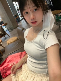 #美術系學生妹 只只 158.45.C.19歲 聲音好聽可愛 很有女友fu唷