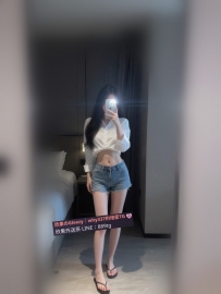 小爽 165cm 47kg D杯 23歲 性感氣質OL 擁有著一雙美麗修長的美腿 成熟嫵媚 是個溫柔貼