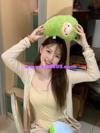 曼琳 162 46 C+ 23歲 精緻五官 水汪汪大眼睛 很撩人~