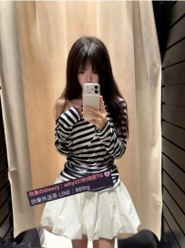 蓓蓓 158cm.C奶.18歲  新品上線 嬌小可愛小嫩妹 身形嬌小 惹人疼愛 初戀感滿滿