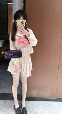 【沐子】 155cm 40kg B杯  蘿莉 可愛臉蛋 清純帶稚氣 奶小巧可愛 青春感爆棚性格黏又