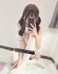 婉柔 156cm.45kg.C.19歲  職業：玄奘在校學生妹 最近看中一款包包  下海用鮑鮑換包包