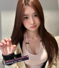 寶拉    162cm   E杯    20歲 漂亮可愛女大女生，勤工儉學在酒店做服務生 客人建議她