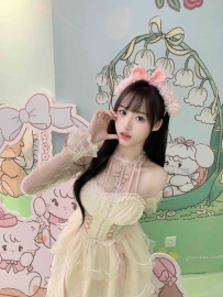 #甜美可愛 柔茹 160/46kg/C/21歲 白嫩美腿包你移不開眼