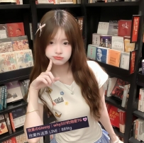 詩涵.158.C.42.21 清秀動人床上羞澀的她 誘人的小身材顏值身材很讚，