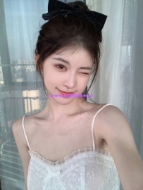 粉桃 162cm/46kg/C/22歲 #外表清秀白皙 女友FU 個性溫柔體貼