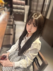 菲菲 | 19歲 | 158cm | C奶 | 40kg  純白無瑕的美少女 皮膚白皙 蘿莉fu~ 嫩穴很敏感粉