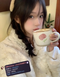 小彤 | 158cm | 45kg | C | 20y  711店員，擁有迷人堅挺雙峰 對性愛充滿興趣，渴望與