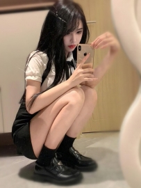 花旗  160cm/46kg/Ccup/22歲 #淫蕩騷女 白嫩的肌膚 又具有彈性的雙胸 小穴真是緊又多