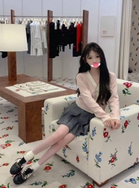 百莉 159m｜42kg｜B｜22歲  甜美可愛的臉蛋 嗲嗲的娃娃音  白白的皮膚  會撒嬌 溫柔甜