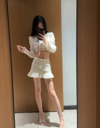 小魚 165  47kg  C 23歲     📝青澀外表藏著小壞壞  看起來單純，床上卻超配合