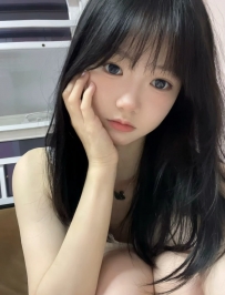 婕妮｜161｜46｜20    可愛甜妹型 笑起來超萌 會主動黏著你撒嬌