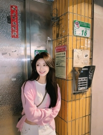 思望 161cm-45kg-C奶-24歲  護理師兼職 漂亮外型 性慾很強    體力好