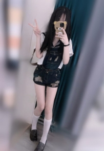 JK骨感蘿莉  高中在校生 星欣  160/43/C/18歲  緊緻小穴  敏感度極高  喜歡被溫柔寵愛